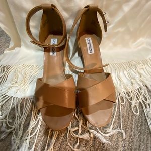 Steve Madden Wedge Sandals. Size 7.5 Nilla Bone Leath